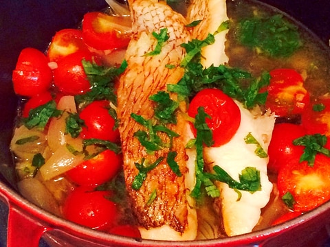 真鯛の切り身で!ストウブ鍋の簡単アクアパッツァ